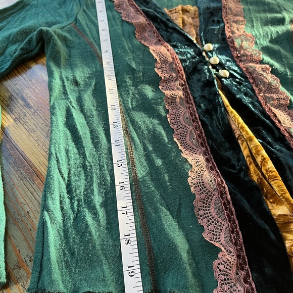 Cute Winter Top - Picture 2 of 7